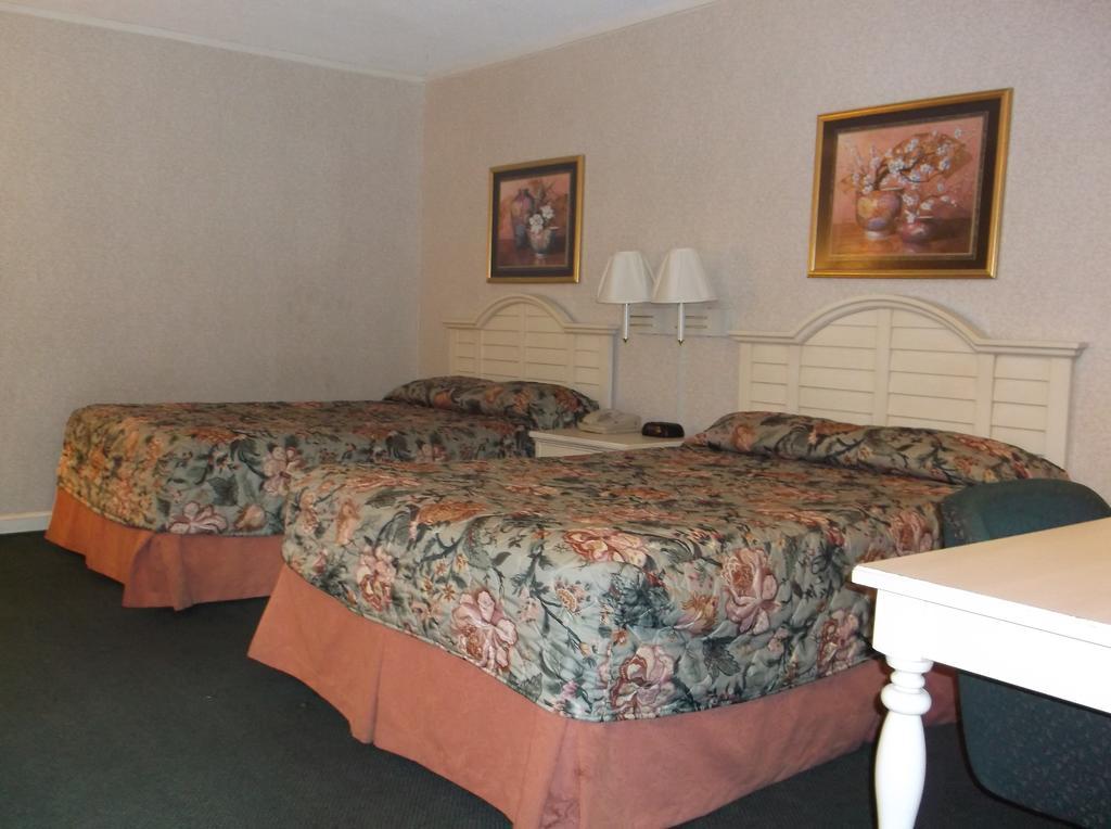 Azalea Inn & Suites Вілмінгтон Номер фото